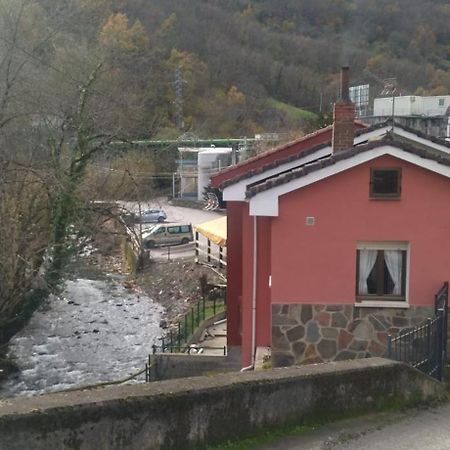 La Falguera Pola de Lena Exteriör bild