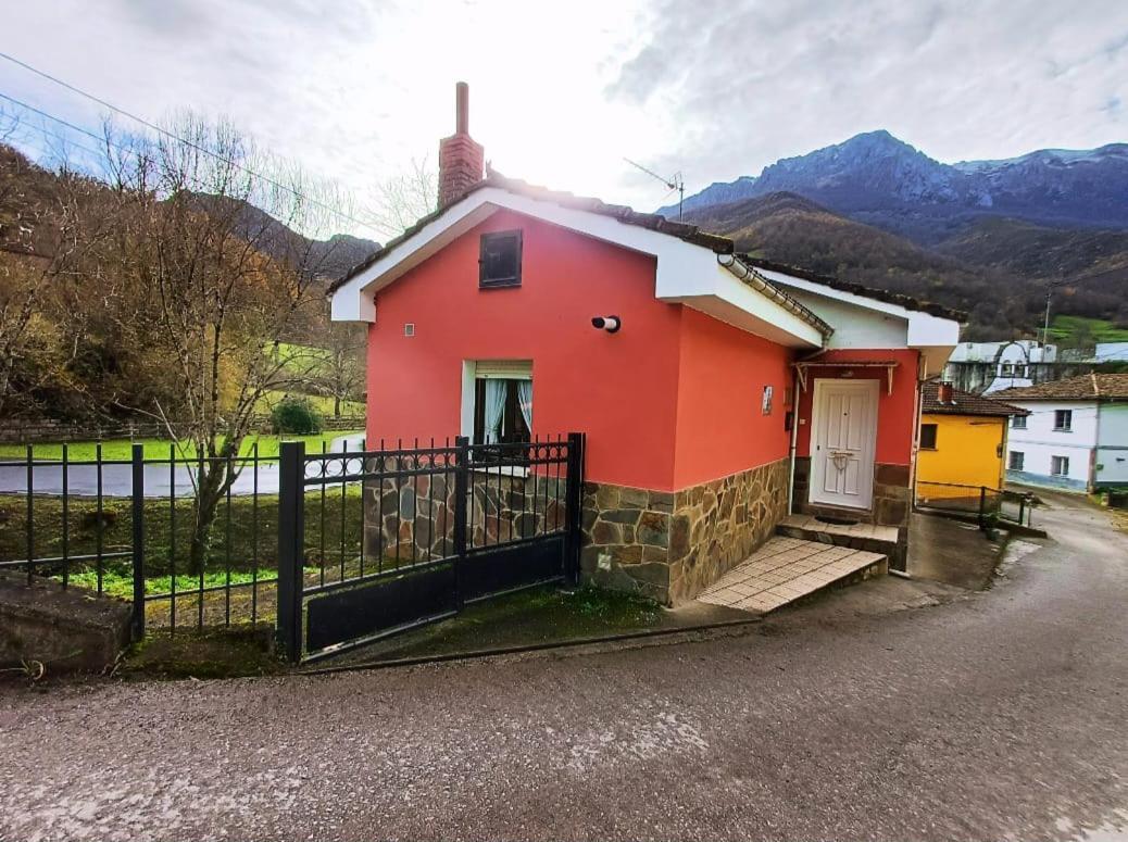 La Falguera Pola de Lena Exteriör bild